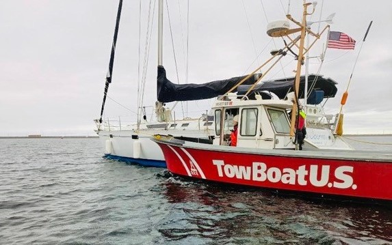 TowBoatUS Port Angeles recently hip-towed this sailing vessel from outside the Port Angeles Coast Guard Station into Port Angeles Marina and placed safely to her slip – all covered by the vessel owner’s BoatUS Unlimited Towing Membership.